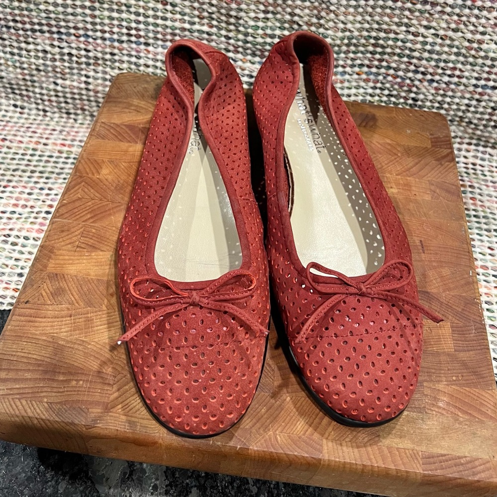 What’s What Aerosoles Maroon Laser Cut Leather Bow Ballet Flat Shoes 9.5 Comfort